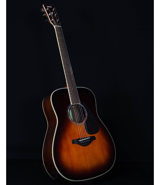 Yamaha FG830 Solid Top Acoustic, Rosewood Back and Sides, Tobacco Brown Sunburst