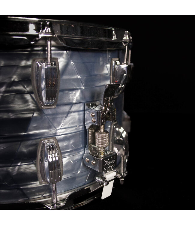 Ludwig 14" x  8" Classic Maple Snare Drum, Sky Blue Pearl, P86C Throw Off