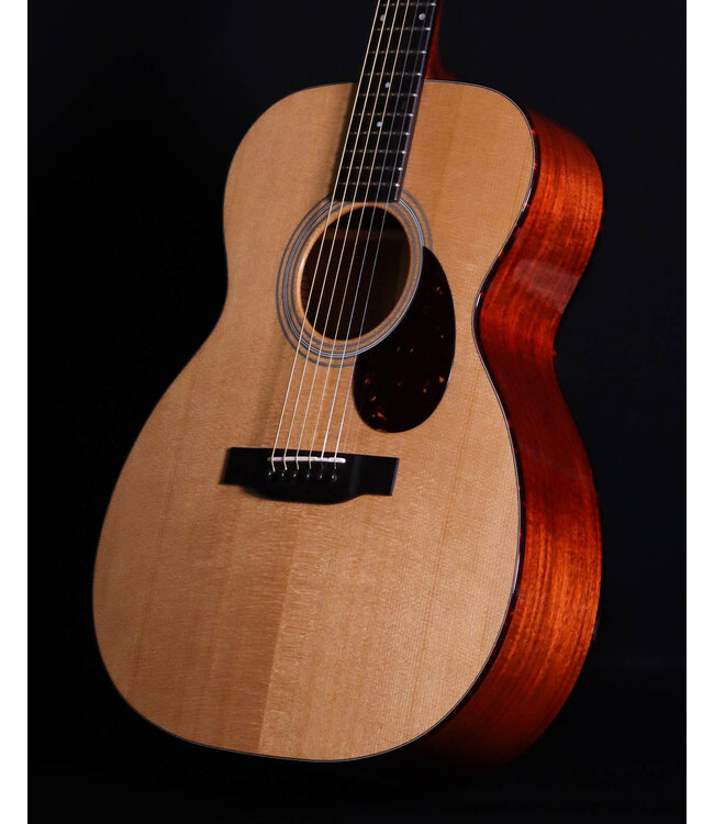 Eastman E6 OM Acoustic with Case, Natural Thermo Cured