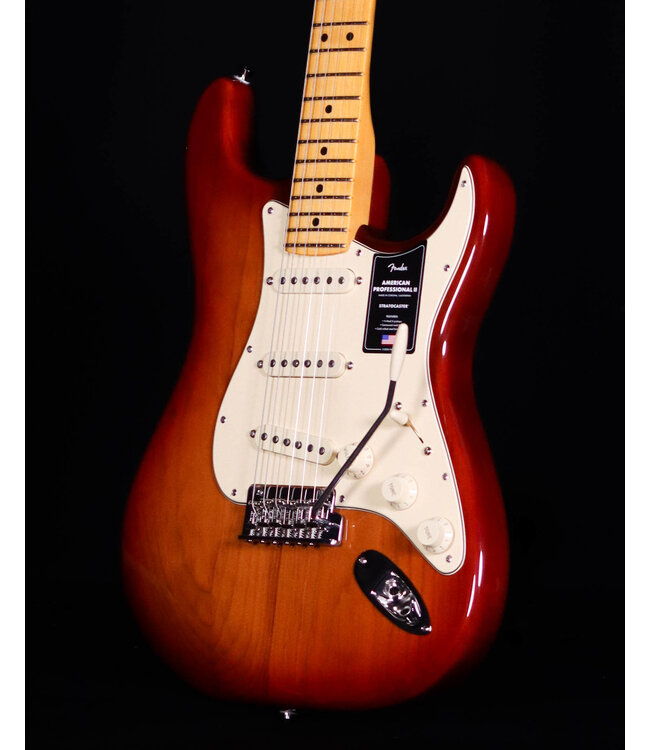 Fender American Professional II Stratocaster, Maple FB, Sienna Sunburst