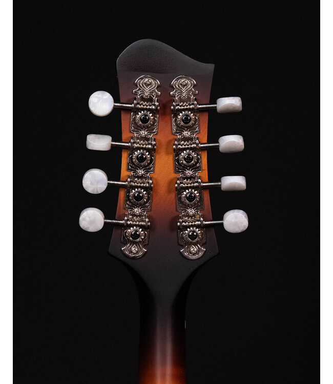 Eastman MD305E-SB, A Style, F Hole, Spr/Mpl, K&K PU, Sunburst Finish w/Gig Bag