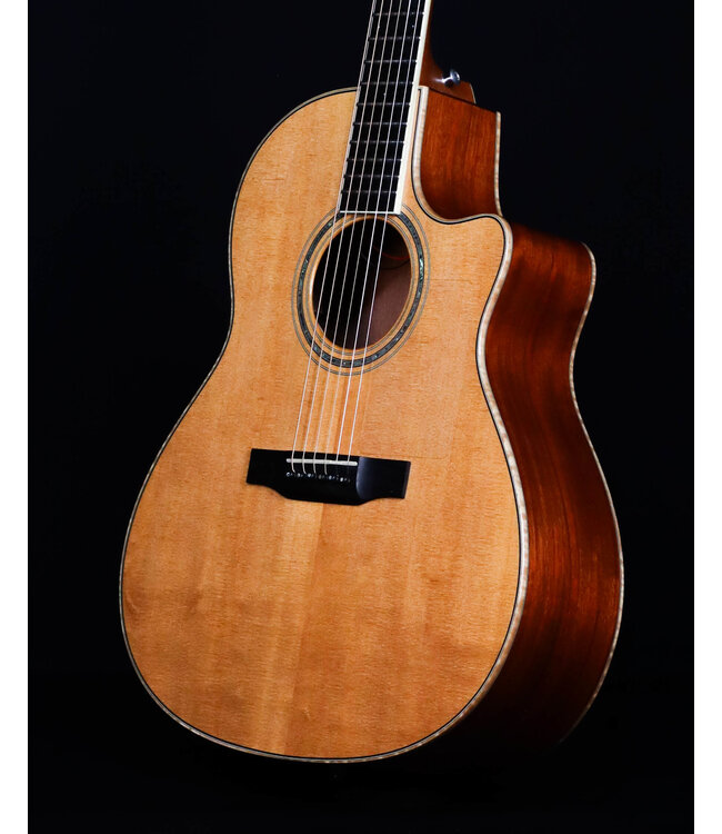 Larivee LV-05 Mahogany, w/Hard Shell Case, 2002 - USED