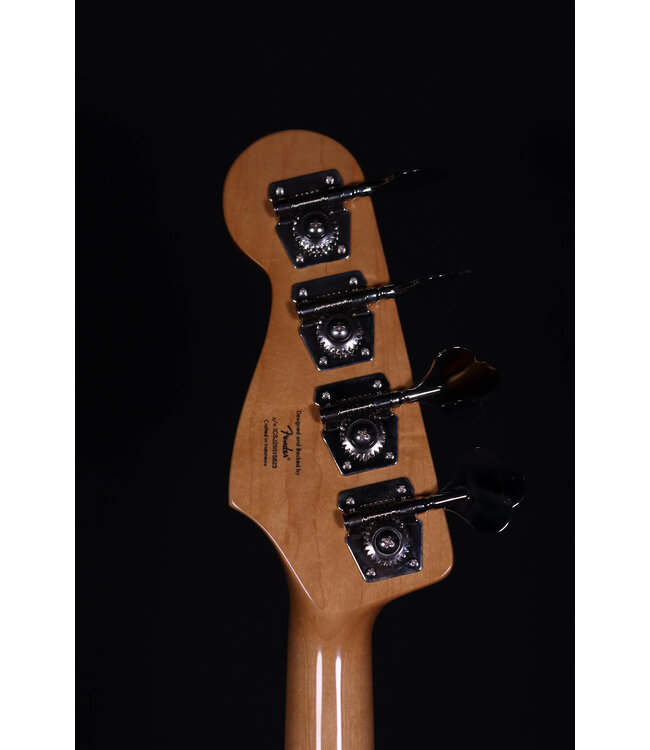 Squier Classic Vibe '60s Jazz Bass, Laurel FB, 3-Color Sunburst