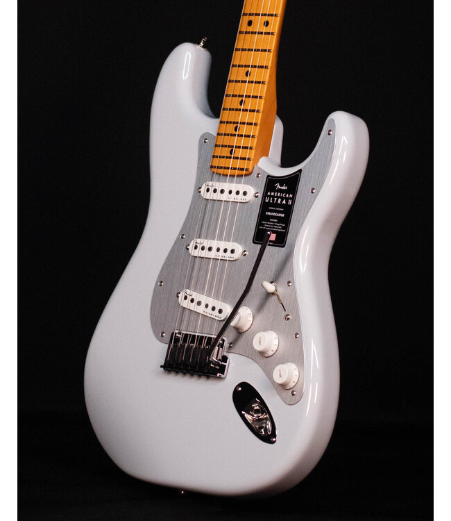 Fender American Ultra II Stratocaster, Maple FB, Avalanche