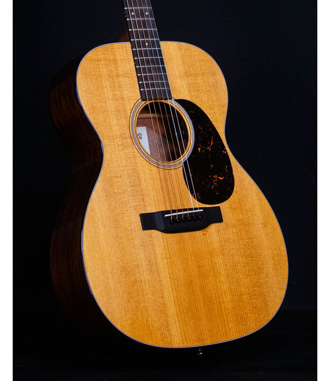 Martin 000-12E Retro Spruce Top with X Bracing, Martin E1 Pickup, Bag Included