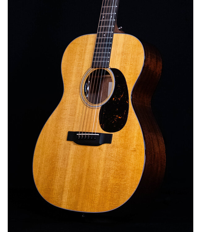 Martin 000-12E Retro Spruce Top with X Bracing, Martin E1 Pickup, Bag Included