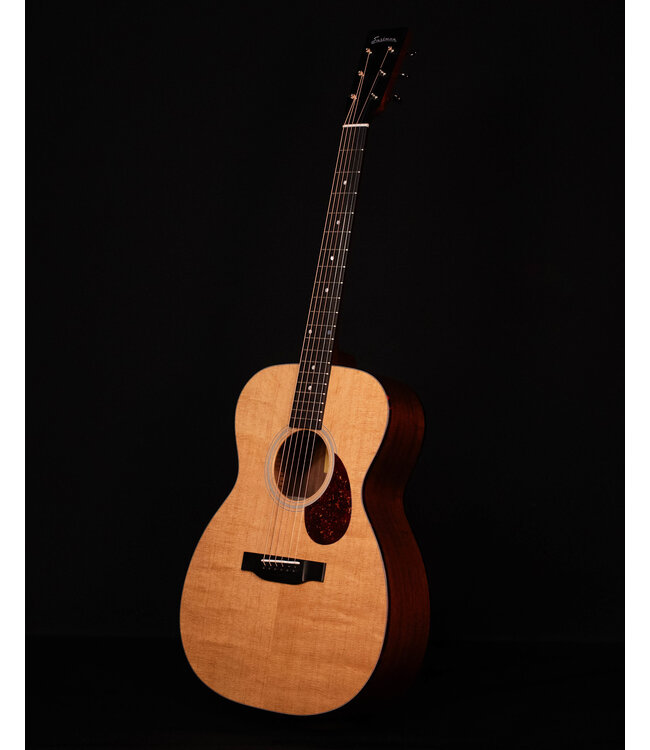 Eastman E1OM Acoustic with Deluxe Bag, Natural