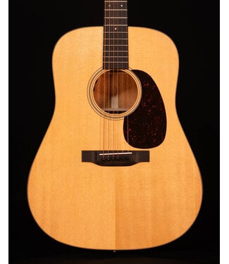 Martin Martin D-18 Standard Acoustic Guitar with Fishman Matrix Infinity Pickup