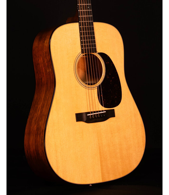 Martin D-18 Standard Acoustic Guitar with Fishman Matrix Infinity Pickup