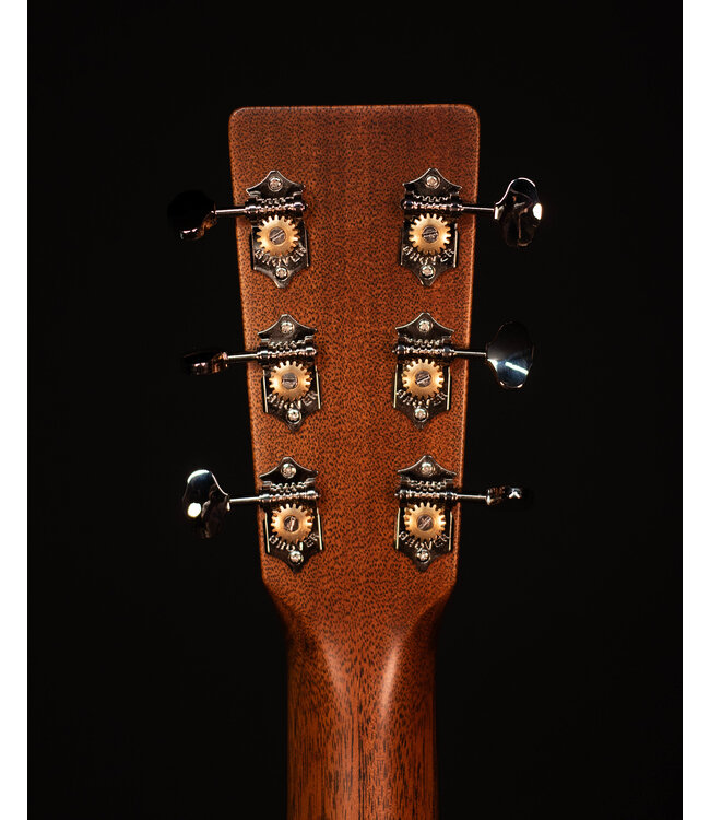 Martin D-18 Standard Acoustic Guitar with Fishman Matrix Infinity Pickup