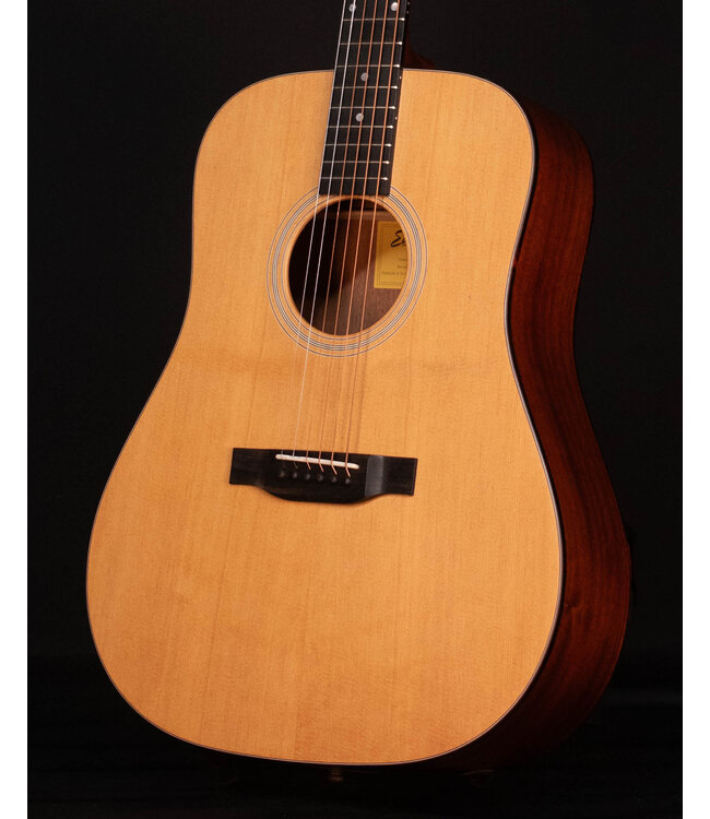 Eastman E1DL Left Handed Dreadnought, Sitka Spruce/Sapele with Bag