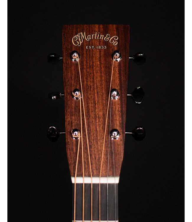 Martin D-28E Standard Acoustic Guitar with Fishman Matrix Infinity Pickup