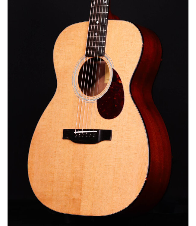 Eastman E1OM Acoustic with Deluxe Bag, Natural