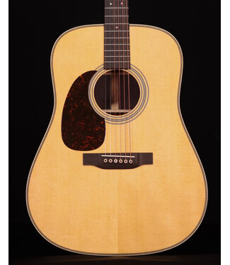 Martin Martin HD-28L, Left-Handed Dreadnought Acoustic with Hardshell Case