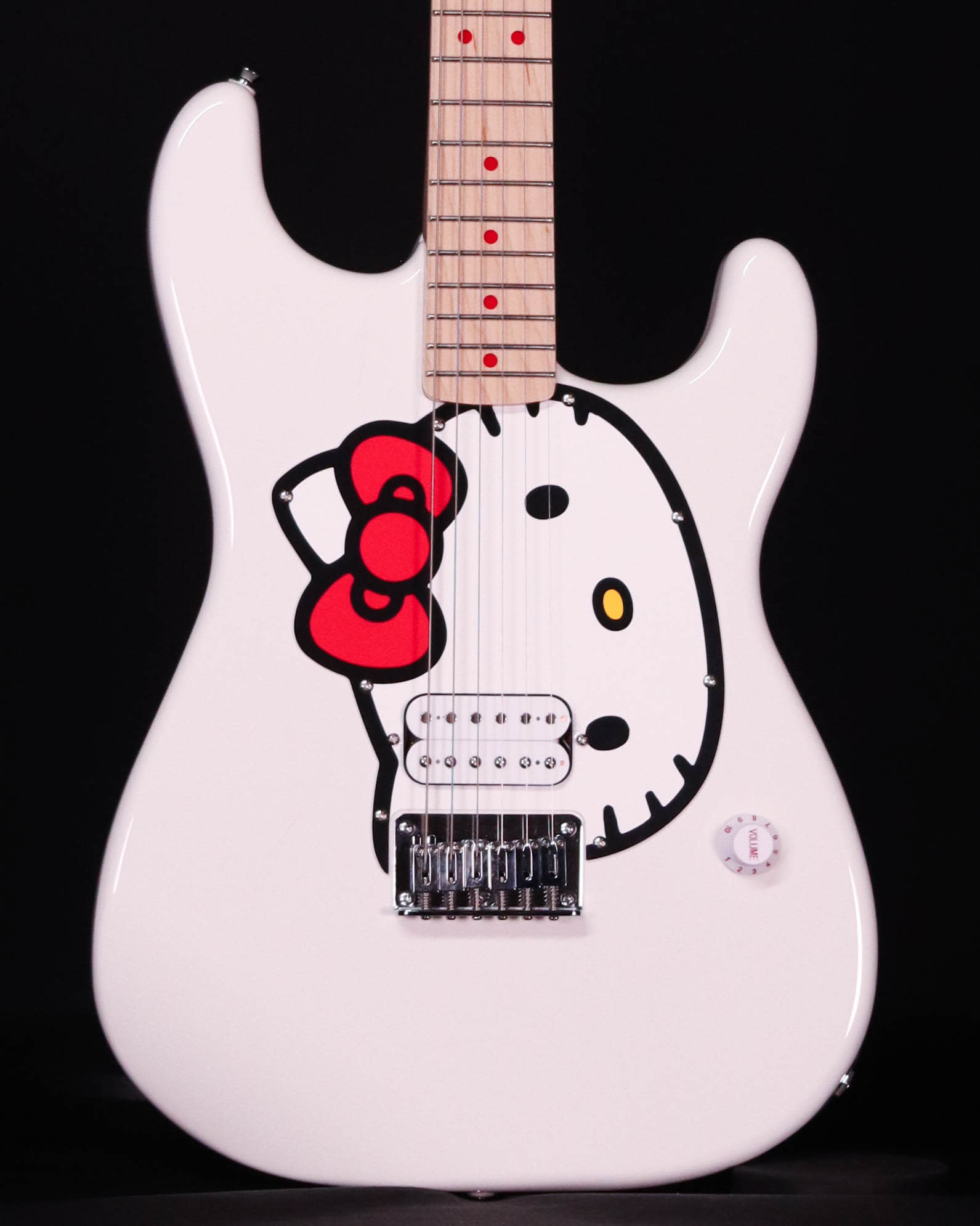 Fender® x Hello Kitty® White Stratocaster® - Sims Music