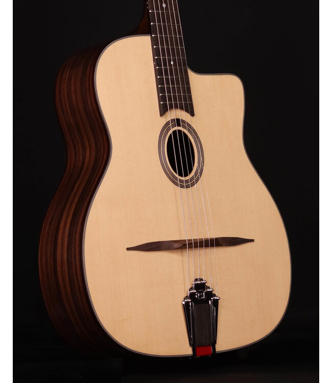 Eastman DM1, Gypsy Guitar with Sitka Spruce Body Back/Sides:Rosewood Laminate,