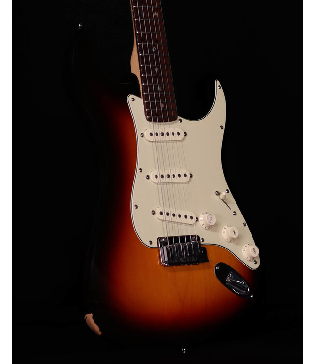 Fender American Deluxe Stratocaster, 3 Color Sunburst, 2005 - USED