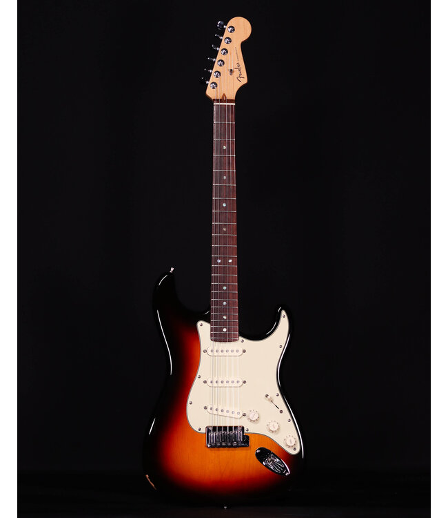 Fender American Deluxe Stratocaster, 3 Color Sunburst, 2005 - USED