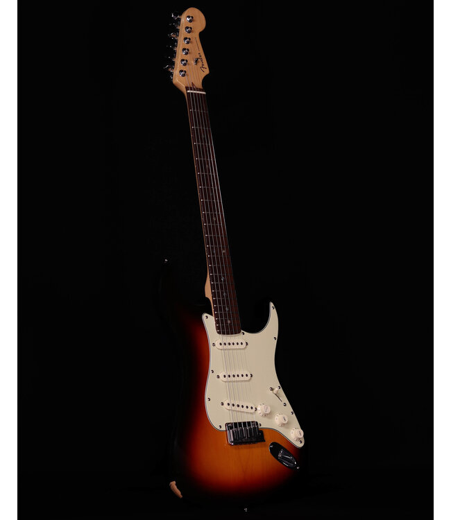 Fender American Deluxe Stratocaster, 3 Color Sunburst, 2005 - USED