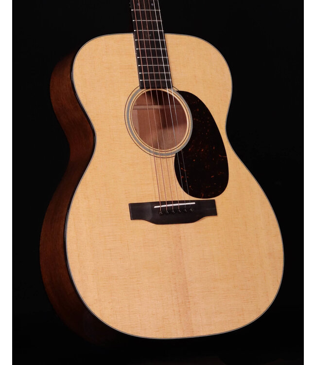 Martin 000-18 Standard Series Acoustic Guitar, Mahogany, Hardshell Case