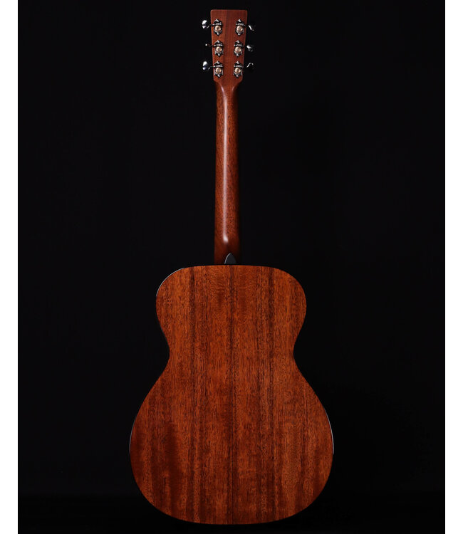 Martin 000-18 Standard Series Acoustic Guitar, Mahogany, Hardshell Case