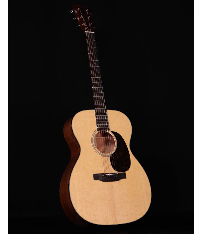 Martin 000-18 Standard Series Acoustic Guitar, Mahogany, Hardshell Case