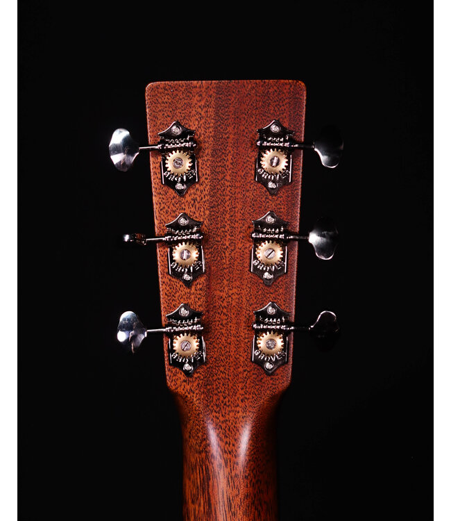 Martin 000-18 Standard Series Acoustic Guitar, Mahogany, Hardshell Case