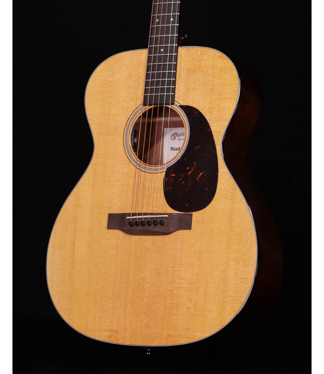 Martin 000-12E Retro Spruce Top with X Bracing, Martin E1 Pickup, Bag Included