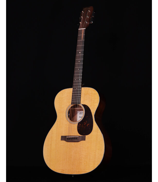 Martin 000-12E Retro Spruce Top with X Bracing, Martin E1 Pickup, Bag Included