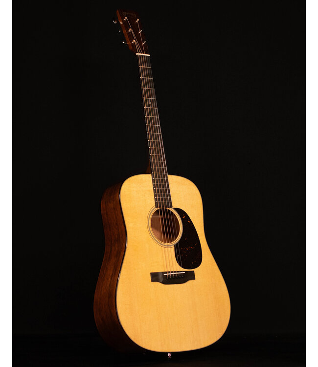Martin D-18 Standard Series Acoustic Guitar, Fishman Matrix Infinity Pickup, Case Included