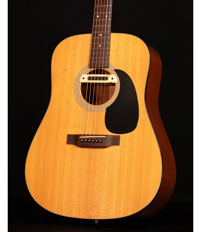 Martin D-18 Acoustic Guitar with LR Baggs M-80 Pickup, 2001 - USED