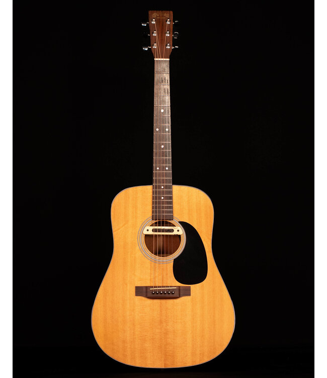 Martin D-18 Acoustic Guitar with LR Baggs M-80 Pickup, 2001 - USED