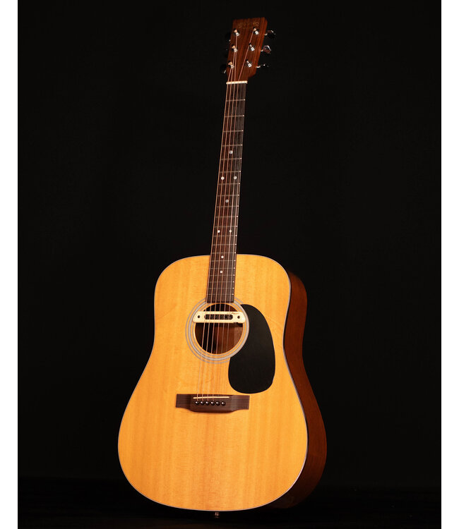 Martin D-18 Acoustic Guitar with LR Baggs M-80 Pickup, 2001 - USED