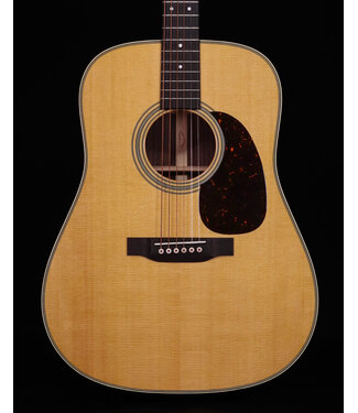 Martin Martin D-28 Standard Series Acoustic Guitar