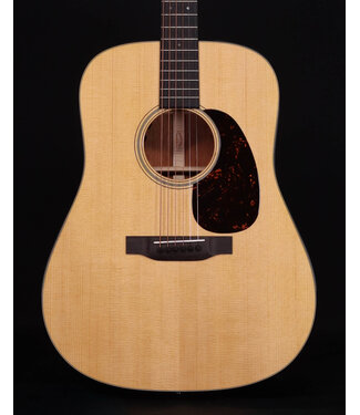 Martin Martin D-18 Standard Series Acoustic Guitar, Fishman Matrix Infinity Pickup, Case Included