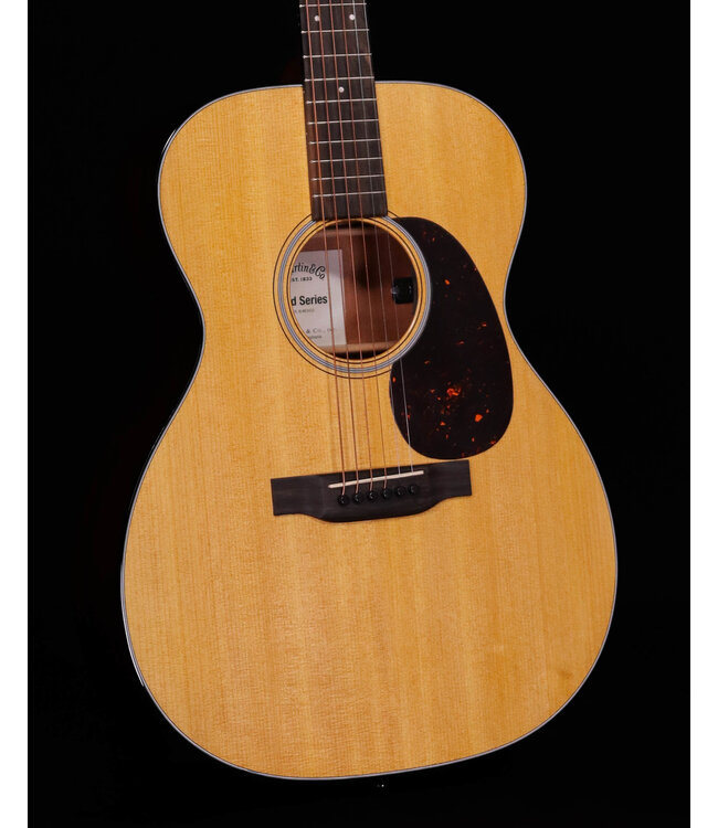 Martin 000-12E Retro Spruce Top with X Bracing, Martin E1 Pickup, Bag Included