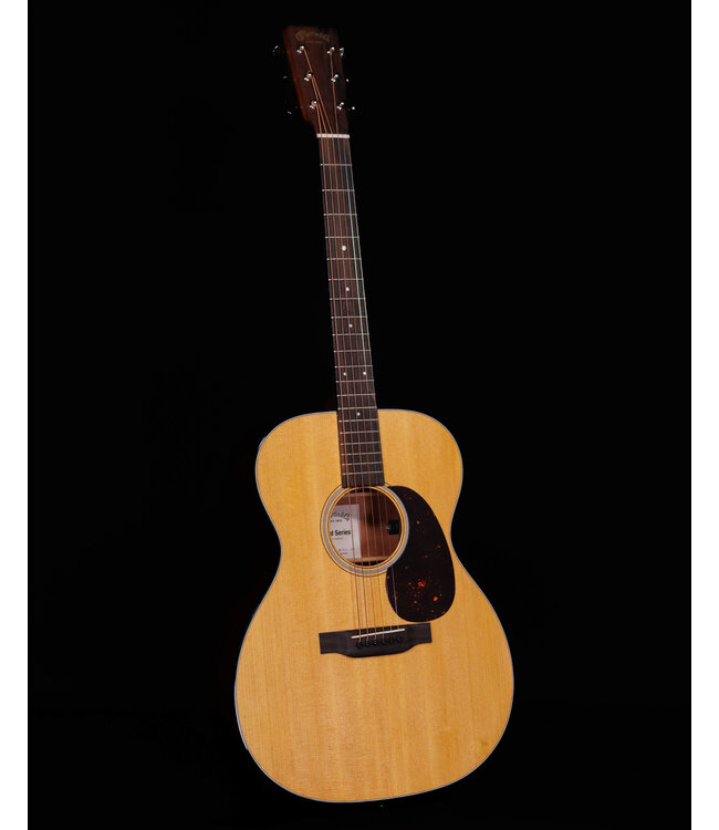 Martin 000-12E Retro Spruce Top with X Bracing, Martin E1 Pickup, Bag Included