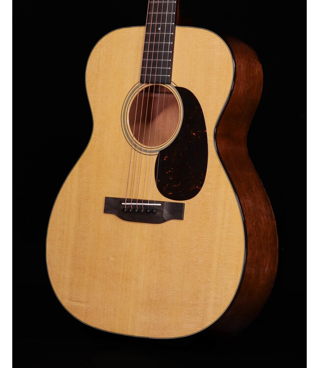 Martin 000-18 Standard Series Acoustic Guitar, Mahogany, Hardshell Case