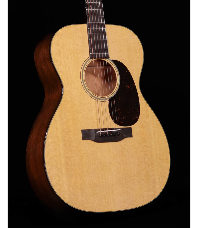 Martin 000-18 Standard Series Acoustic Guitar, Mahogany, Hardshell Case