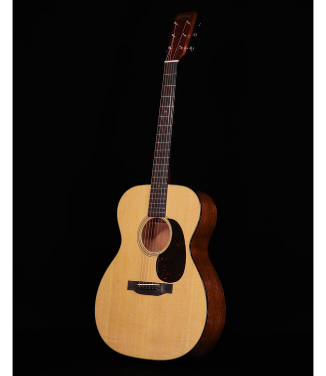 Martin 000-18 Standard Series Acoustic Guitar, Mahogany, Hardshell Case