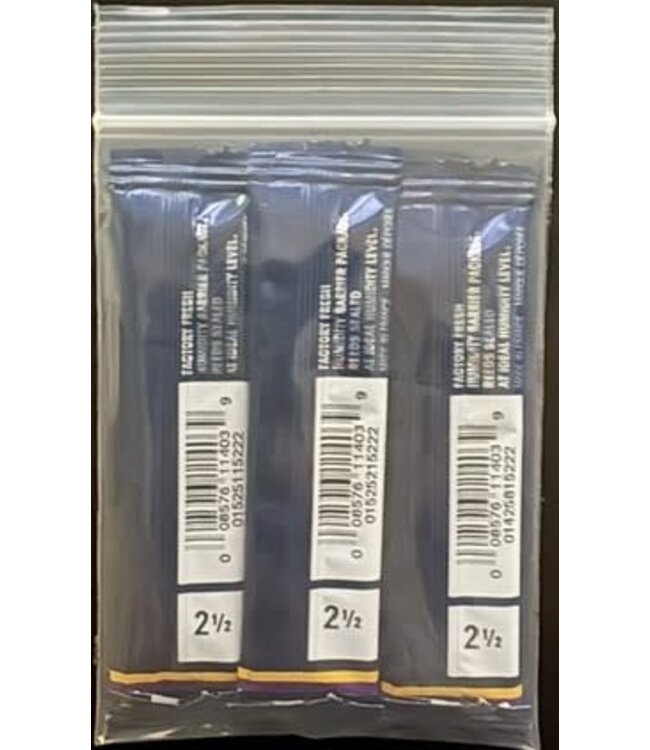 Vandoren Traditional Bb Clarinet #2.5 Reed - 3-Pak