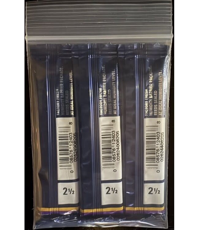 Vandoren Traditional Alto Sax #2.5 Reed - 3-Pak