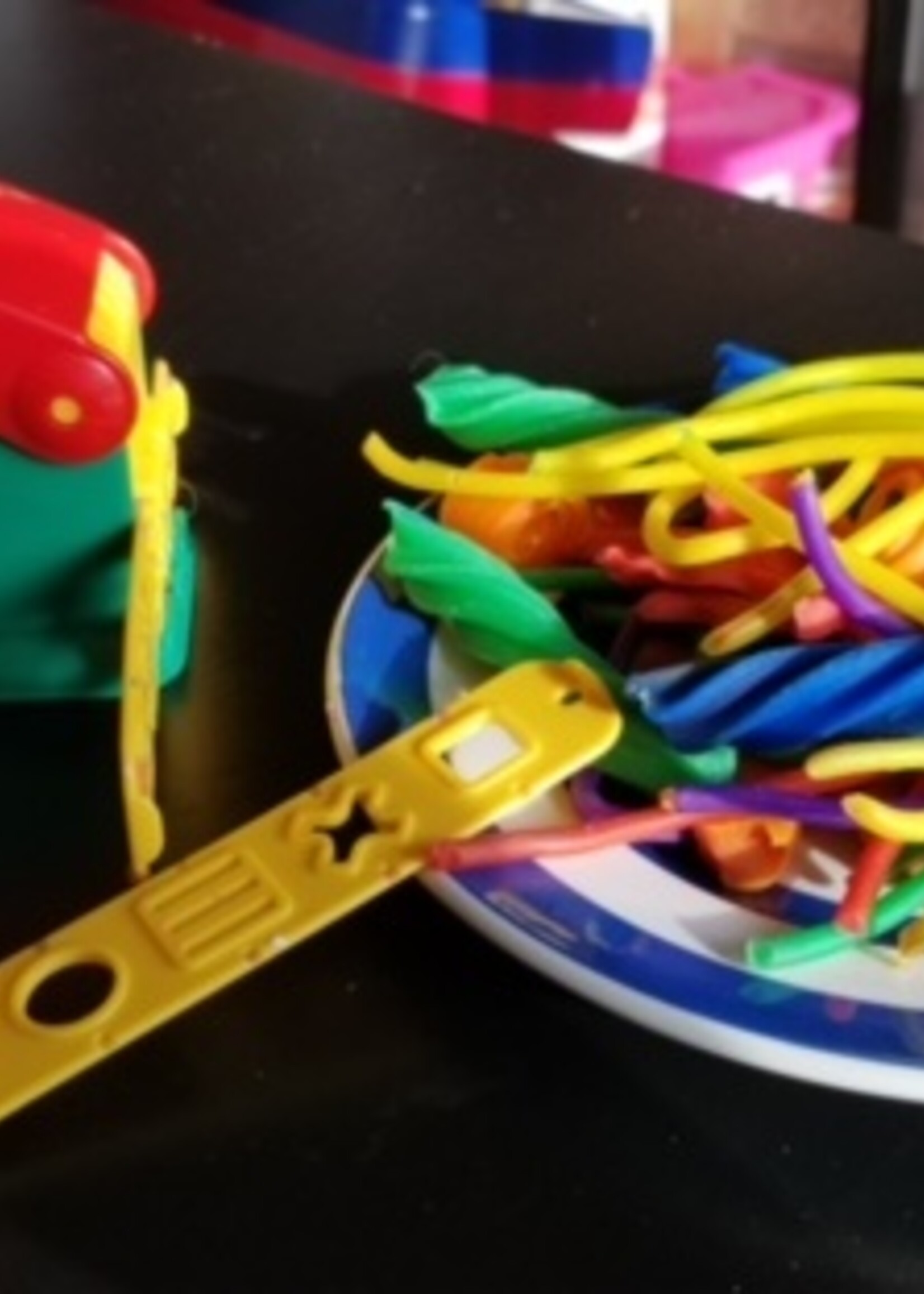 Weible Modelling Clay in Tin with accessories