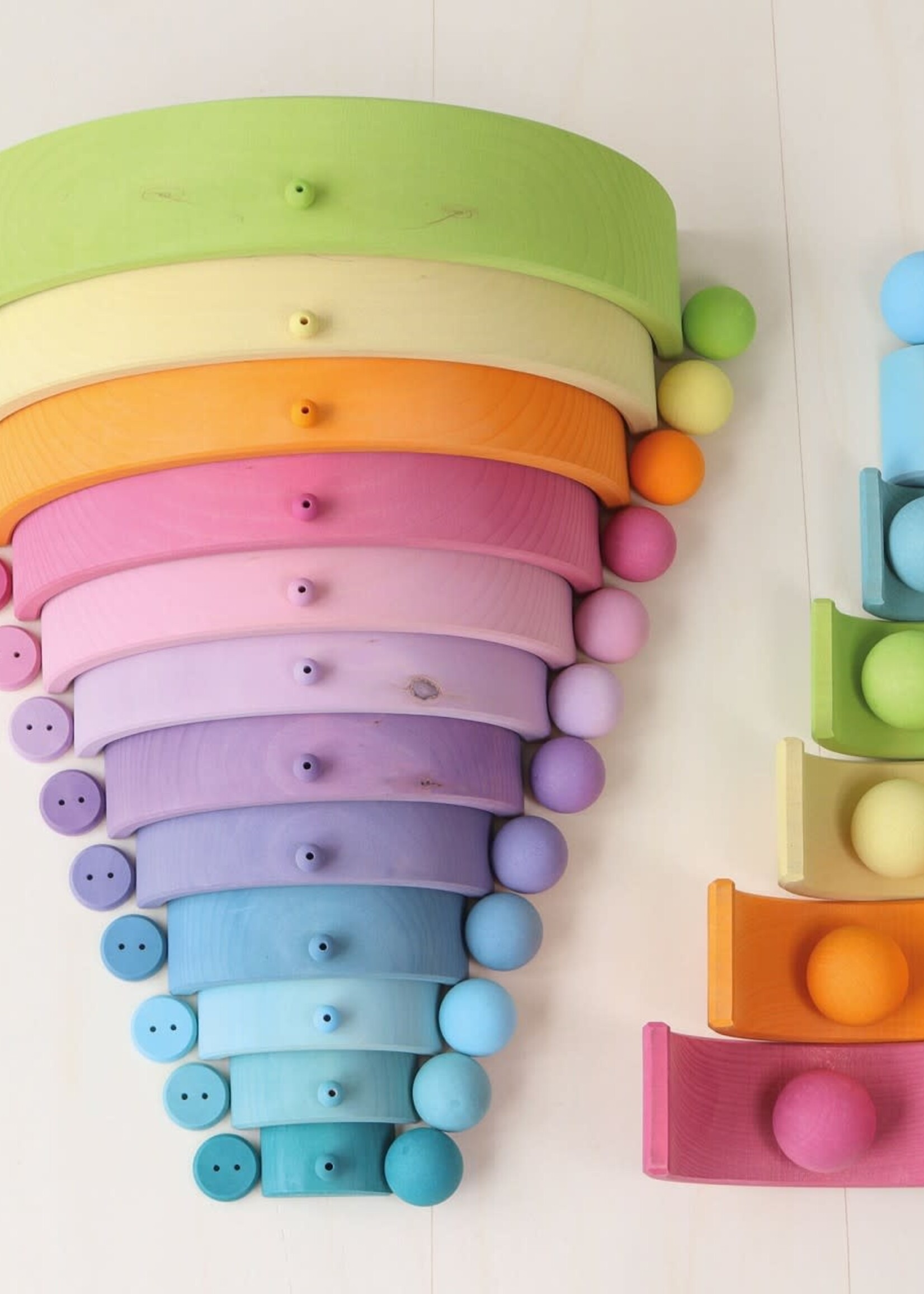 Grimm's Thread Game Buttons, small pastel 24 pcs