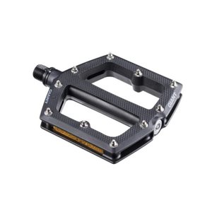 giant pinner pedals