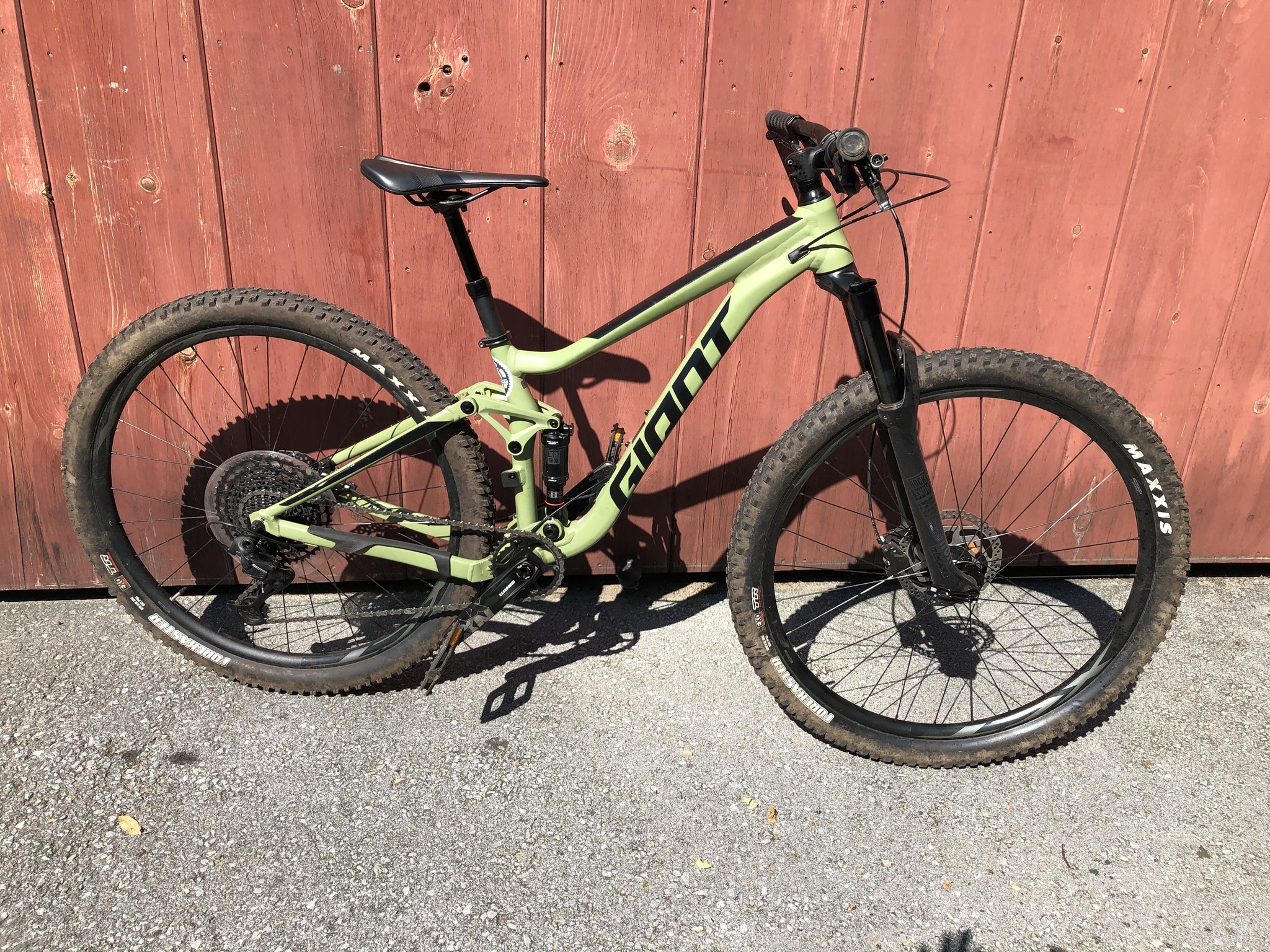 giant stance green