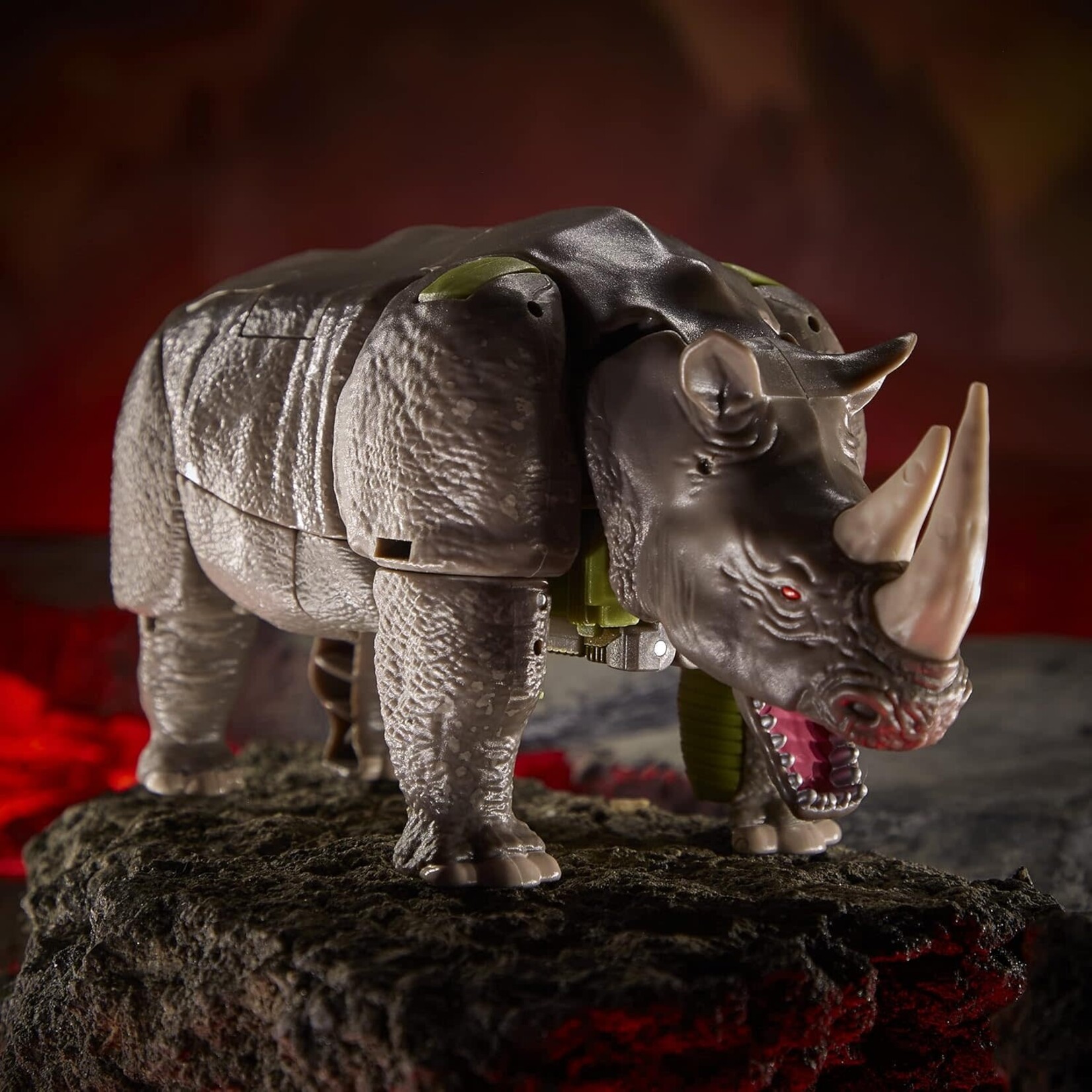 HASBRO/TAKARA TOMY RHINOX - KINGDOM - VOYAGER CLASS WFC-K27
