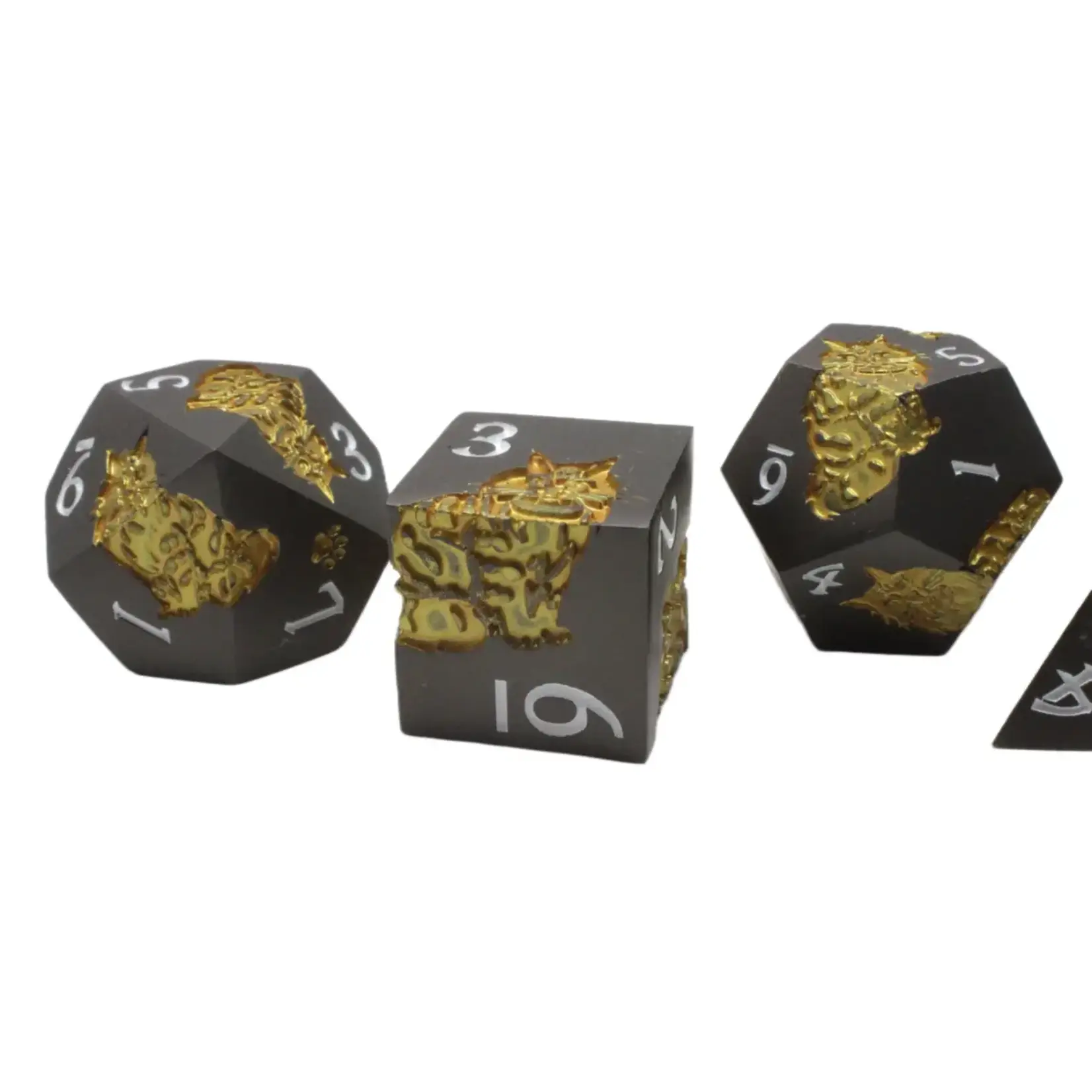 OLD SCHOOL DICE & ACCESSORIES NINE LIVES MATTE BLACK w/ GOLD METAL 7PC SET