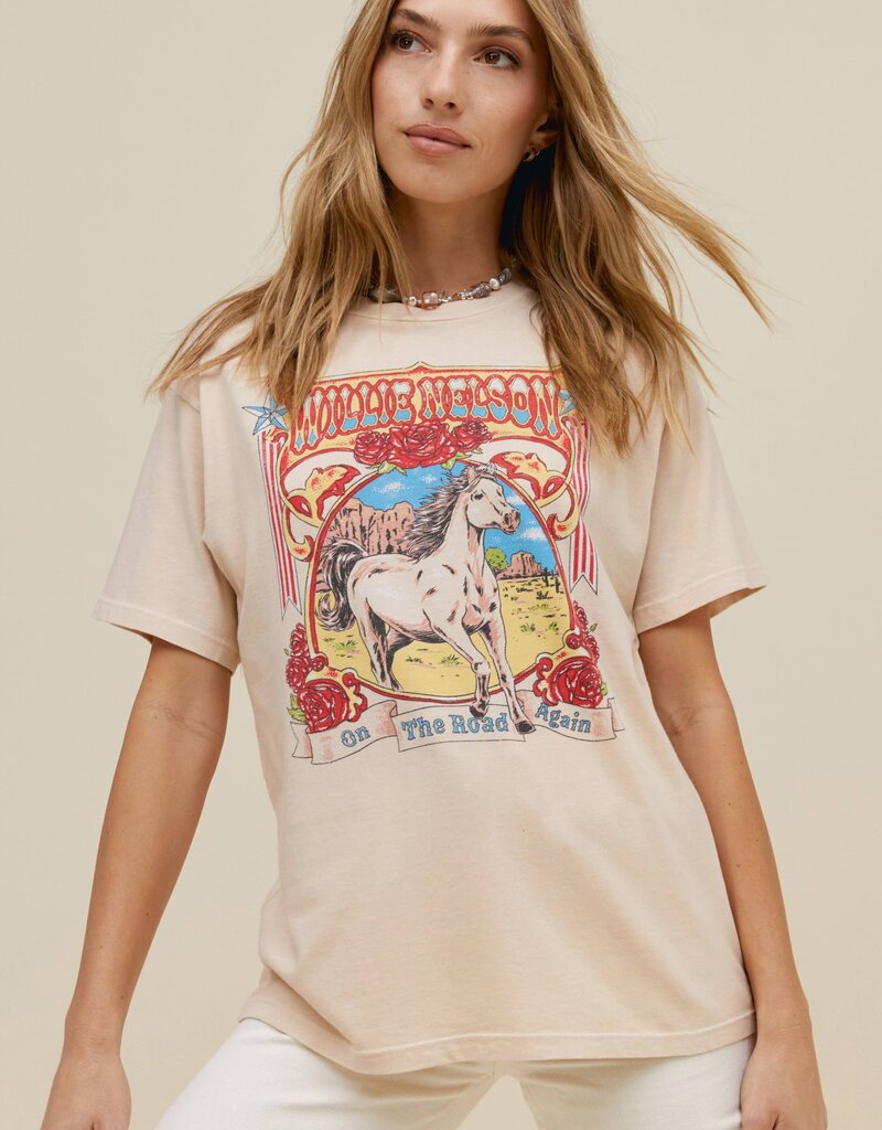 DAYDREAMER On the Road Willie Nelson Tee
