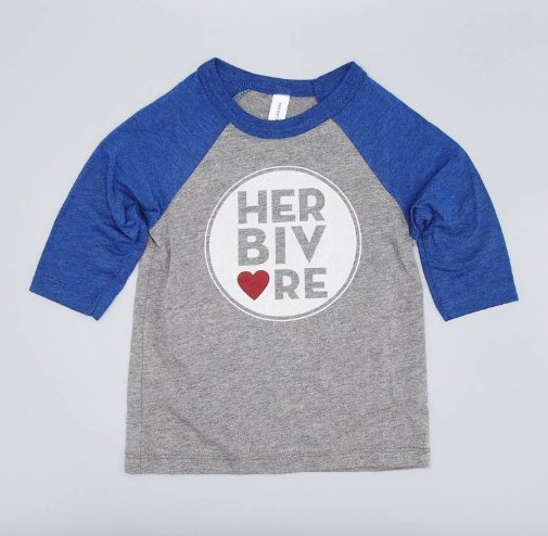 Nobody can resist the cutest kid & baby clothes. We dare you ;)